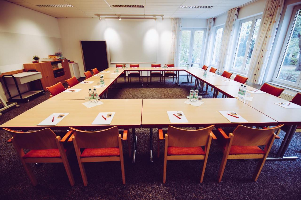 Cvjm-Tagungshaus Kassel Am Unesco-Welterbe Bergpark Wilhelmshoehe Ngoại thất bức ảnh